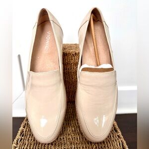 Vionic loafers size 9